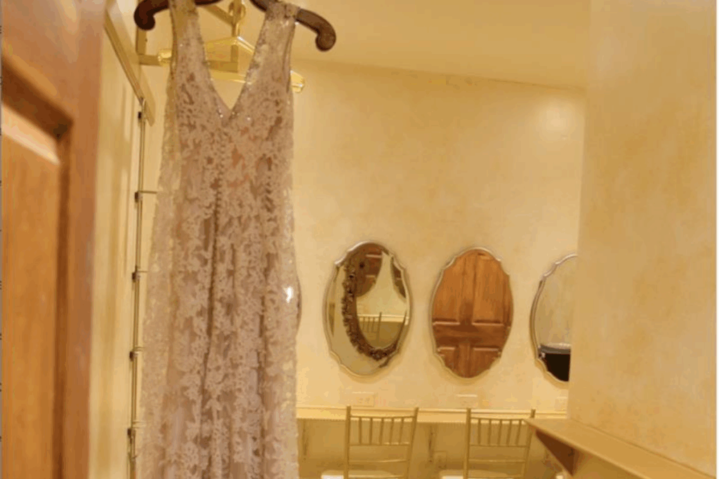 Wedding budget tips Affordable wedding ideas Save money on wedding Budget wedding planning Cheap wedding venues DIY wedding decor